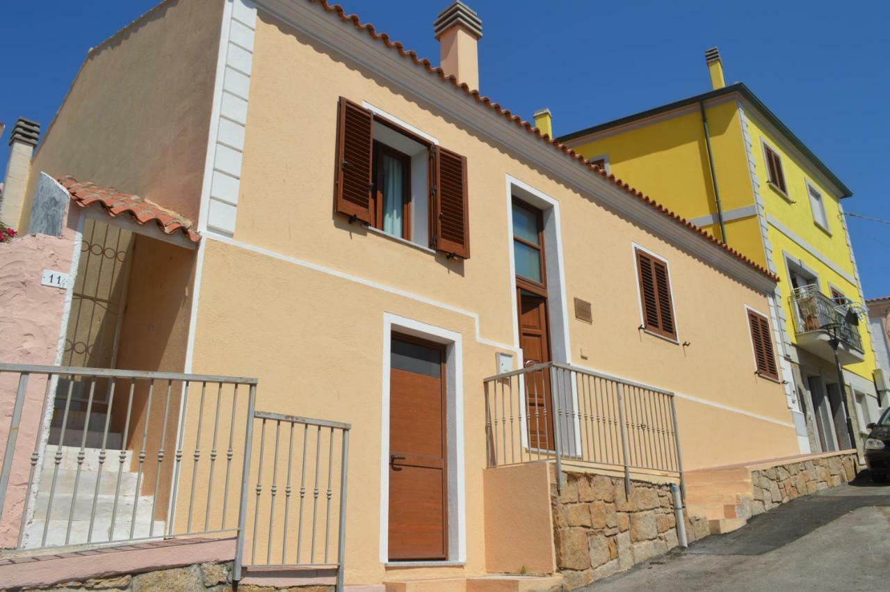Casa Gialla Santa Teresa Gallura Exterior foto